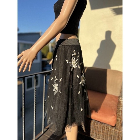 Ann Taylor Skirt 4 Black White Mesh Overlay Floral Midi Side Zip Lined A-Line - Picture 3 of 9